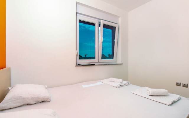 Lovely Apartment in Novalja with Patio near Sea Beach