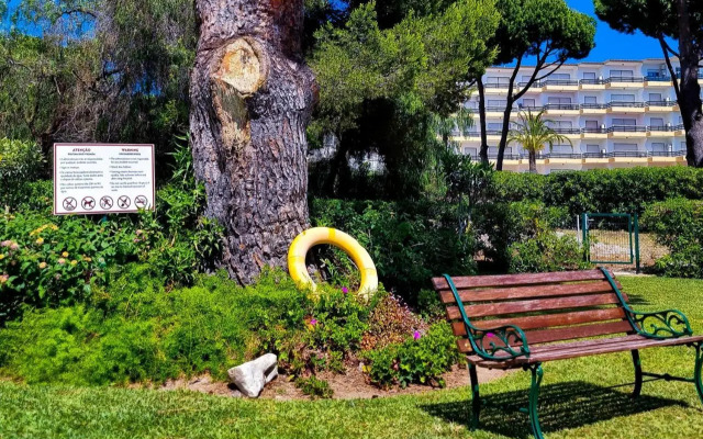 Tenis Golfmar 409A - pool view