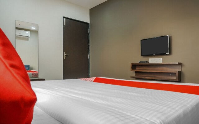 OYO 18815 Bhushan Residency