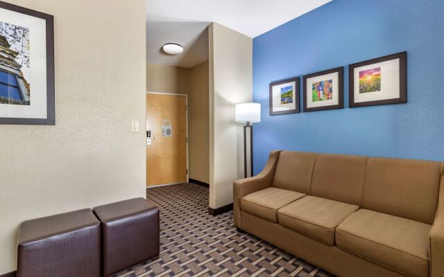 Comfort Suites