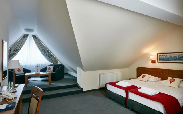 Hotel Logos
