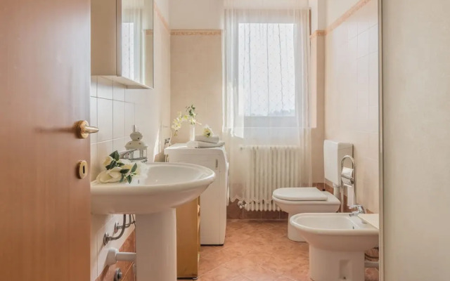 Golden View Apartment