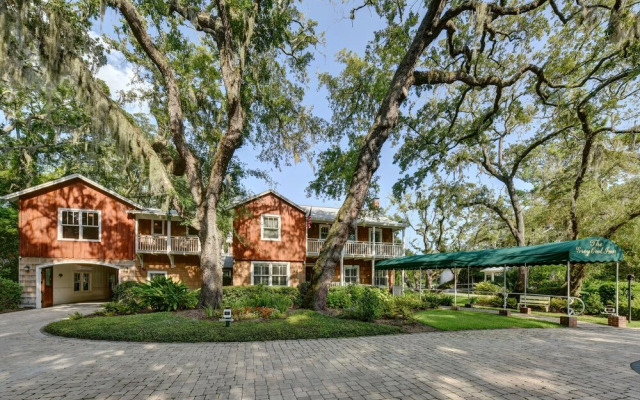 The Grey Owl Inn