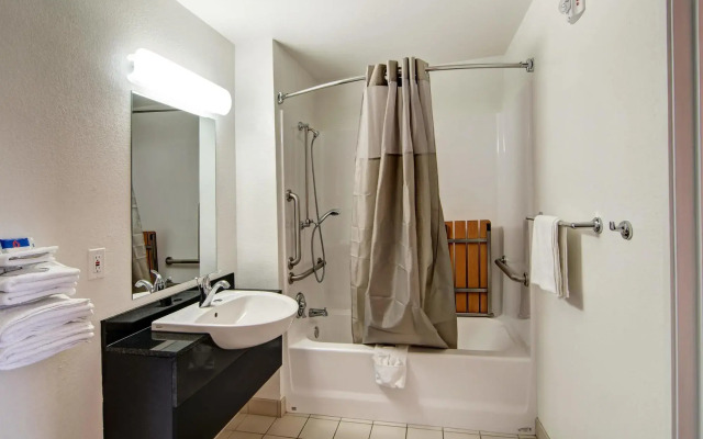 Motel 6 Euless, TX - Dallas