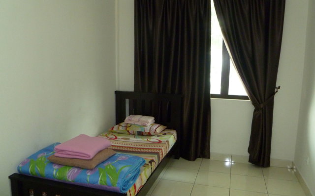 Indah Alam Vacation Home
