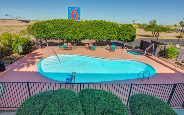 Superstition Inn and Suites