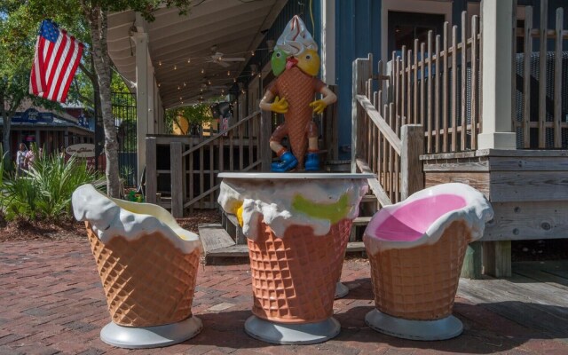 Sandestin Market Street