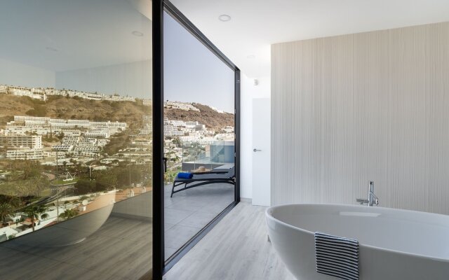 The One Luxury Apartments