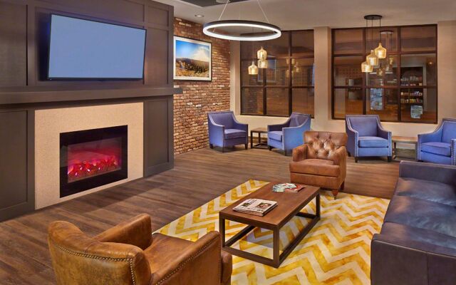 Scholar Morgantown, Tapestry Collection by Hilton