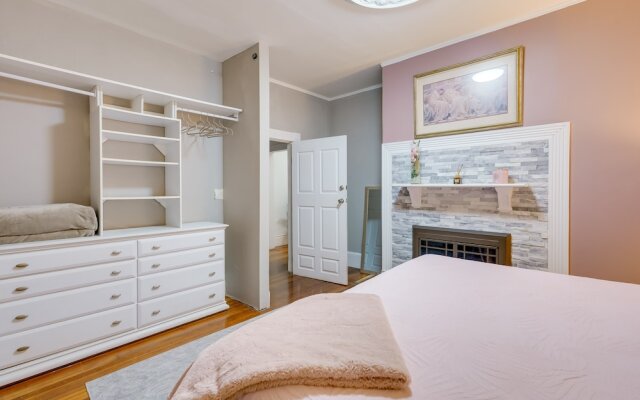 Pet-friendly Salem Apartment w/ Shared Deck!