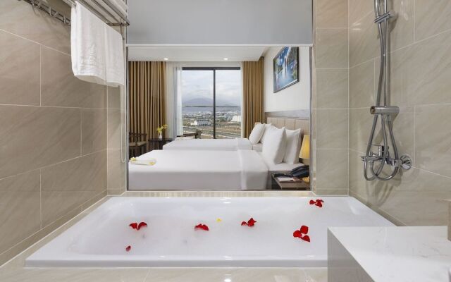 Miracle Luxury Hotel