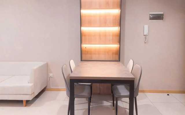 Nice And Modern 2Br Apartment At M-Town Signature