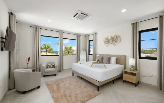 NEW Walk 2 Beach - 5BR Bonusroom w Pool Office