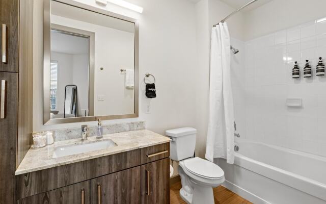Arlington Inspired 2BD 2BA Deluxe Apartment