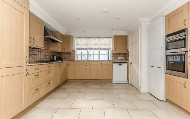 Beautiful 3br House in Knightsbridge