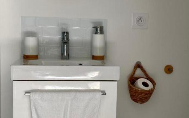 Studio Cosy Avec Coin Jardin (Adults Only)