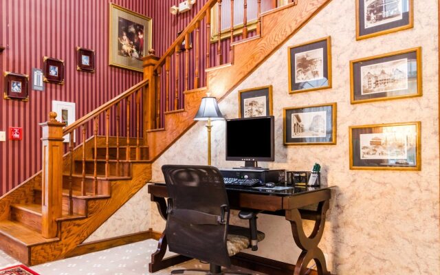 Econo Lodge Inn & Suites Oconto