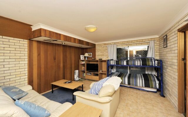 Pet Friendly Lentara St 10 - Fingal Bay