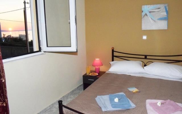 Chrysa's Apartment First Floor