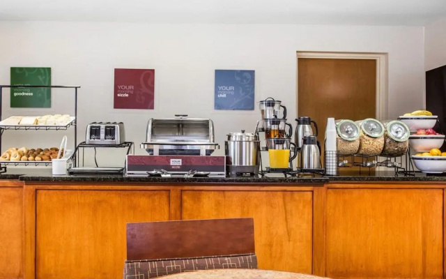 Comfort Inn & Suites