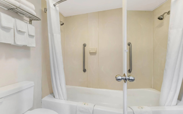 Quality Inn & Suites Easley - Greenville