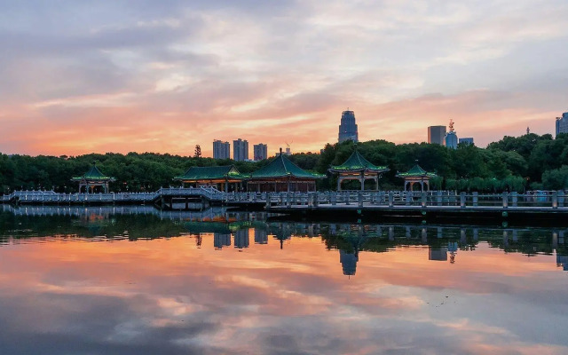 Metropolo Wuhan Optics Valley Convention & Exhibition Center Hotel