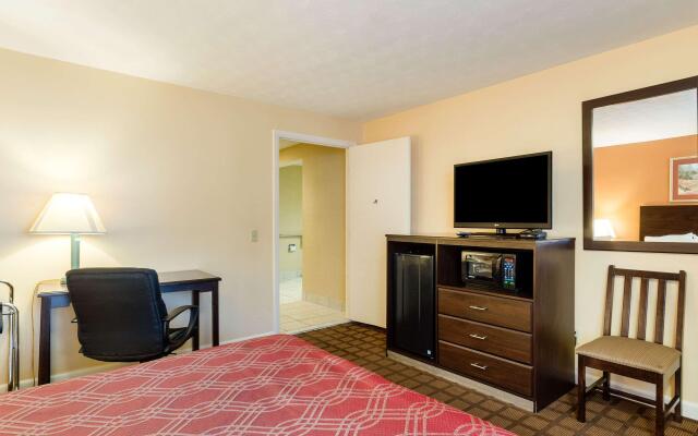 Econo Lodge Boston-Malden
