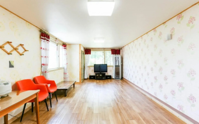 Jecheon Haereul Pumeun Dal Pension