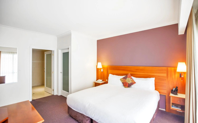 Century Inn – Guest Rooms – Traralgon