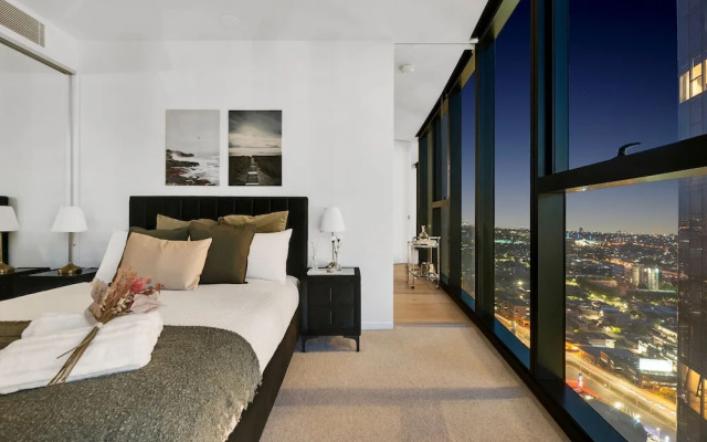 Melbourne Square Apartments