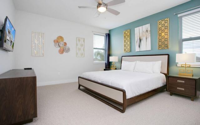 Stylish Family Home Sleeps 22 Enc101