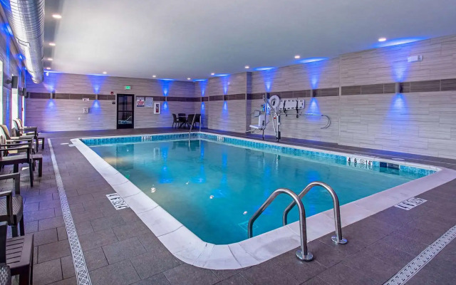 Comfort Suites Grove City Columbus South