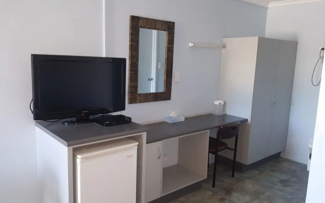 Nightcap at Queens Beach Hotel