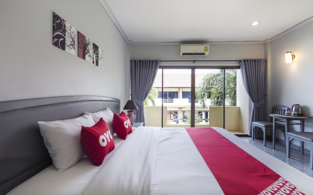 OYO 859 Golden Land Hotel