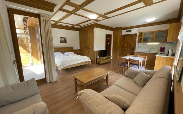 Pirin Golf SPA Studio Compass Property