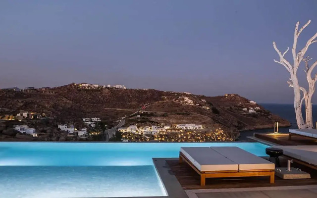 Amyth of Mykonos Super Paradise