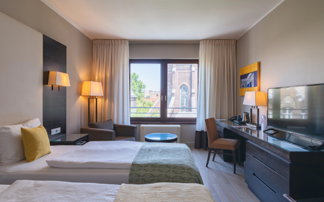 Lions Garden Hotel