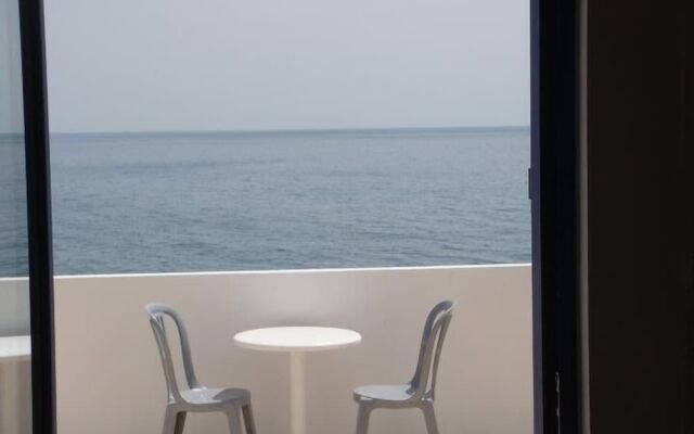 Paralia Rooms