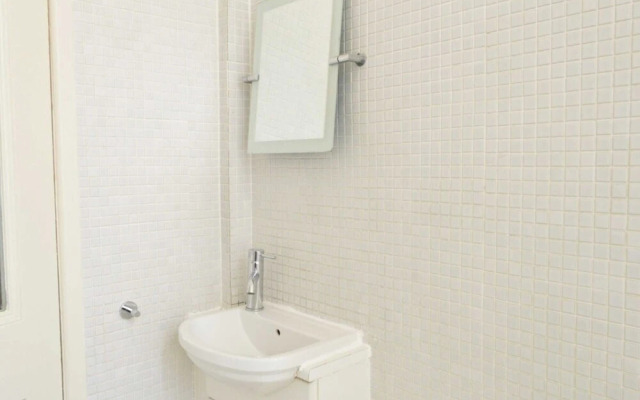 Bright 2 Bedroom Dalry Apartment