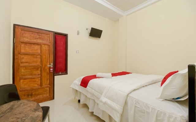 RedDoorz near Tahura Berastagi – Guest Rooms – Berastagi