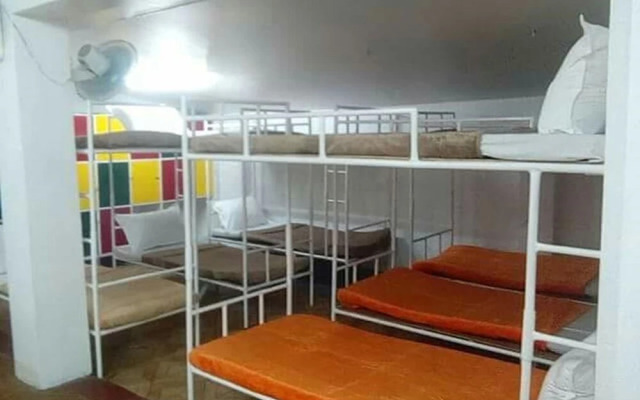 Bunks Makati - Hostel