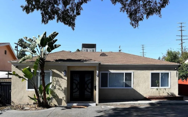 Bright Spacious Family House Near Universal Studios