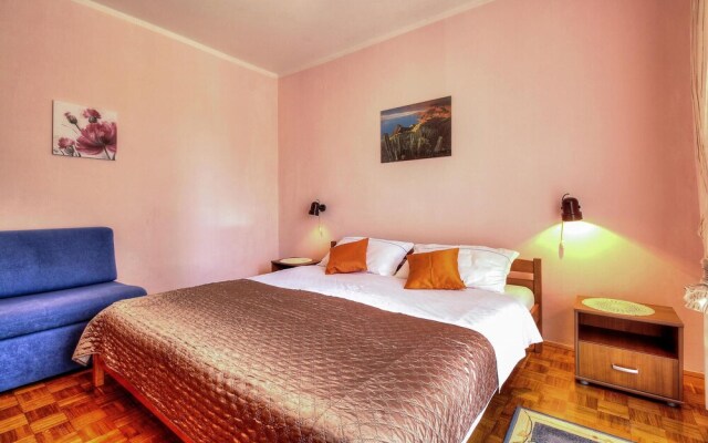 Stunning Home in Porec With Wifi and 2 Bedrooms - Hotel in Porec - Photo 2