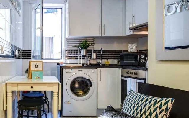 Cozy Apartment for 3 Near Martim Moniz