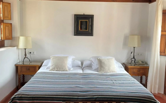 Santa Isabel la Real Hotel