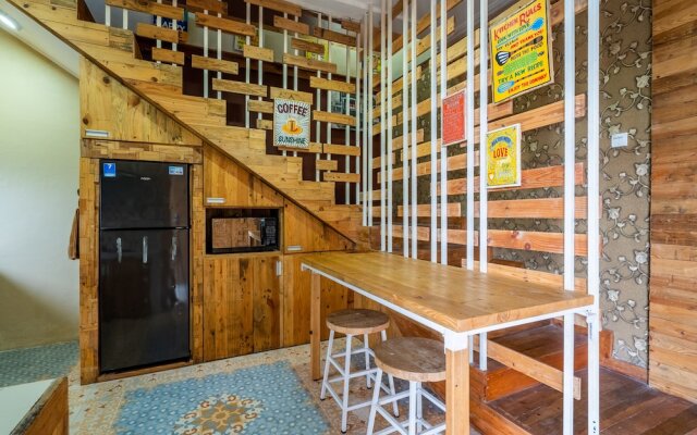 Jimbaran Cozy House & Bunk Bed