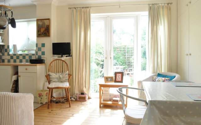 Charming 3 Bedroom House in North Oxford
