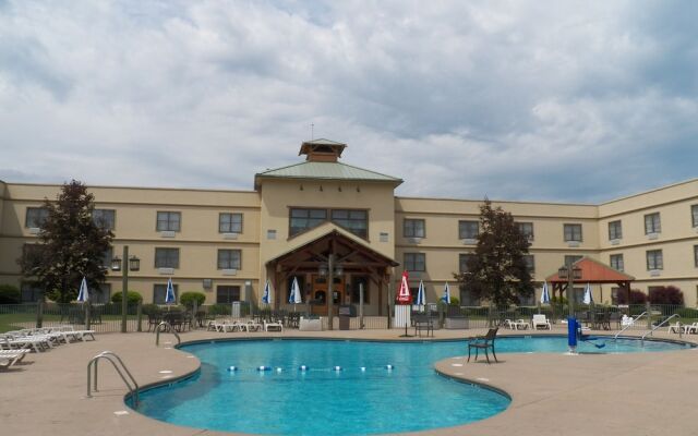 Darien Lake Lodge on the Lake