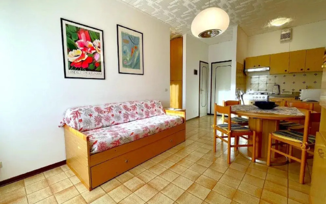 Apartment by the Beach With Pool View
