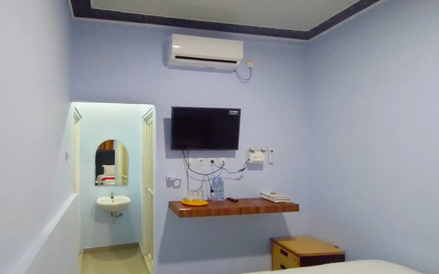 RedDoorz Syariah near Stasiun Wates